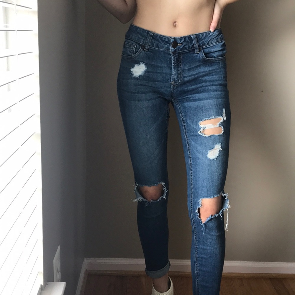 ❗️SOLD❗️Refuge Ripped Jean, Medium Wash